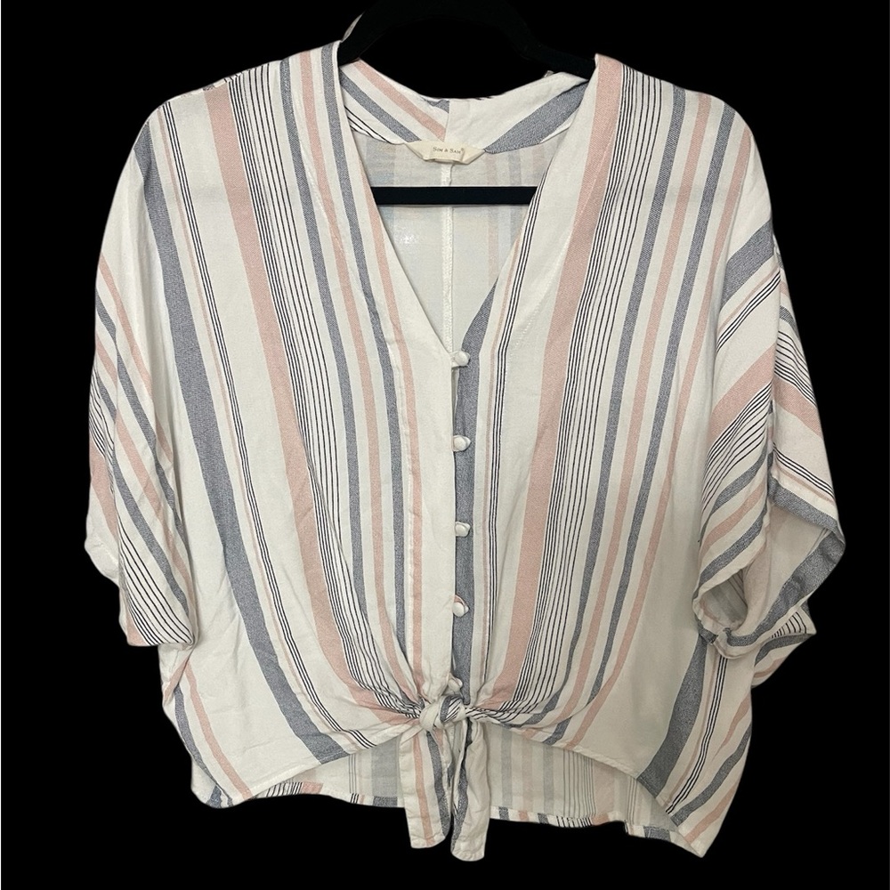 Semi crop top with tie front